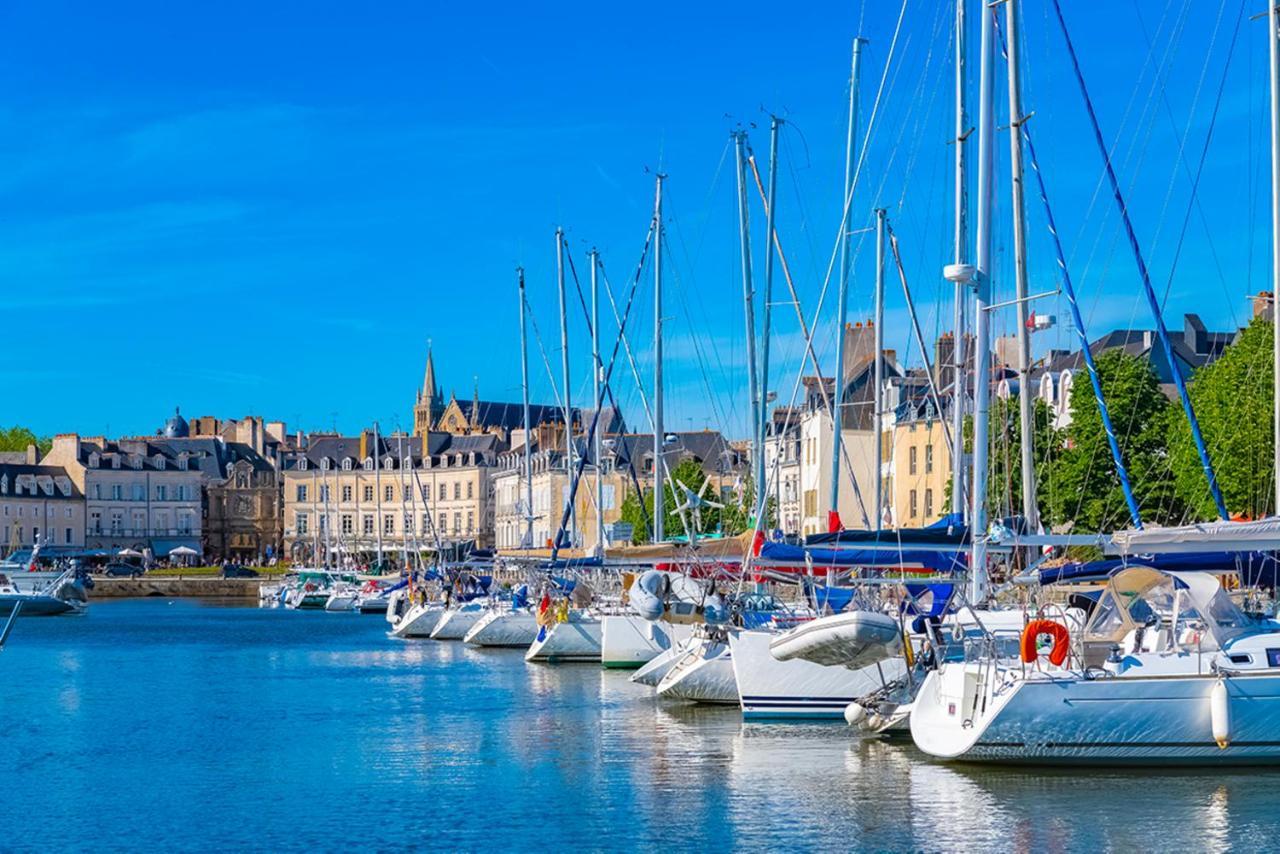 Grand Appartement De Standing Avec Terrasse Vue Port Au Centre De Vannes Bagian luar foto